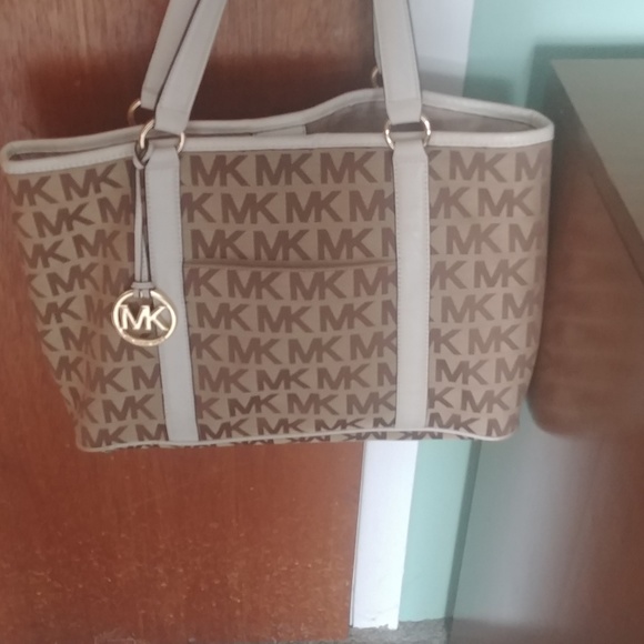 Michael Kors large bag - Picture 1 of 2